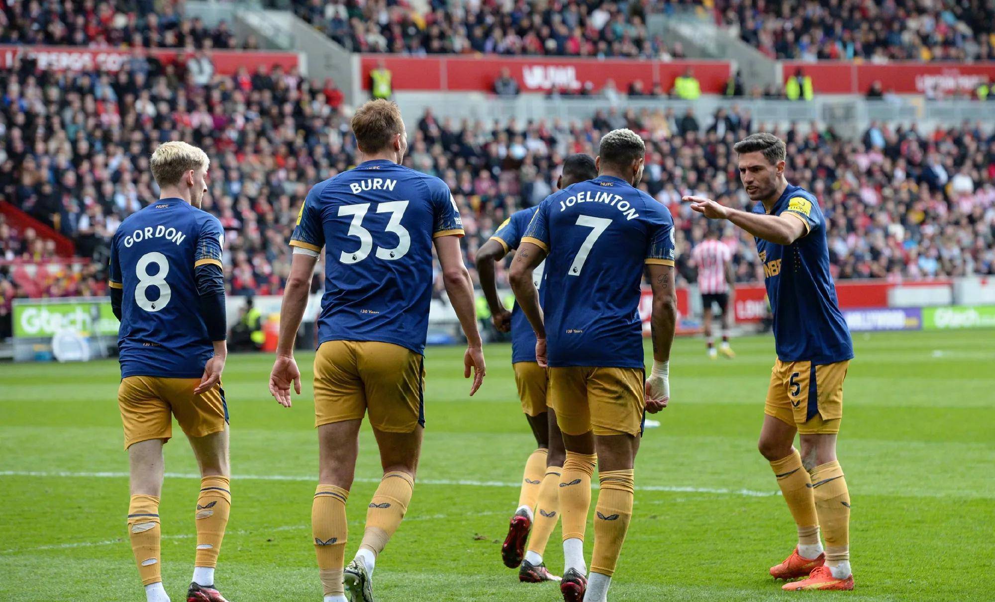 现支撑着球 现支撑着球