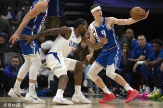 露出他对于 露出他对于